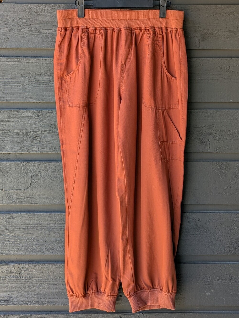 NWOT NorthStyle Burnt Orange 100% Lyocell Utility Crop Jogger Pants Size Large